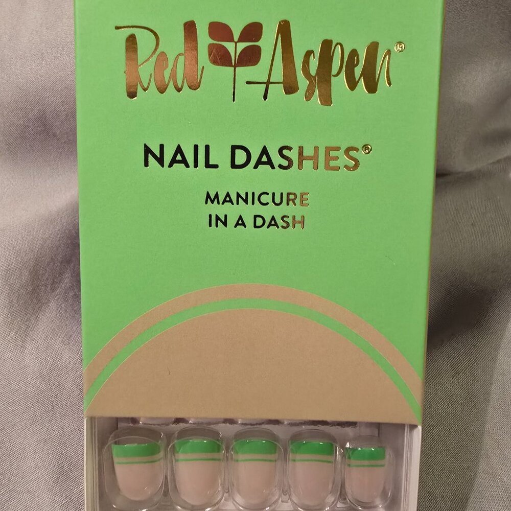 Red Aspen Nail Dashes ✨French‎ Fern Kian - NIB